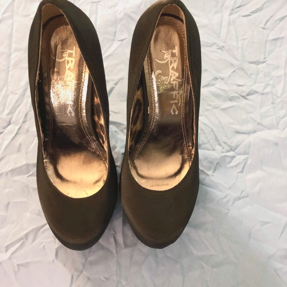Traffic heels, black size 6